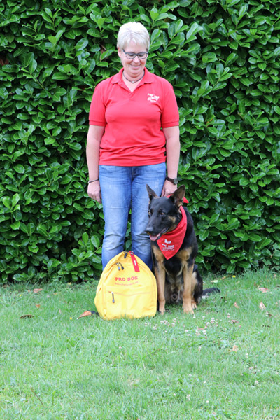 Marlies mit Besuchshund Ike